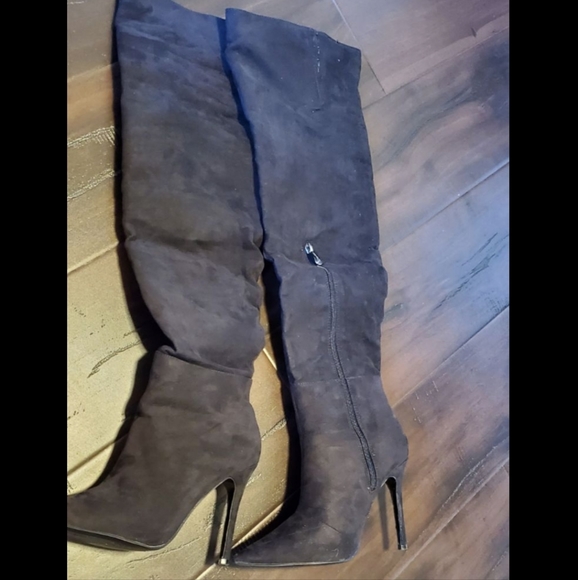 Thigh high boots - Picture 5 of 6